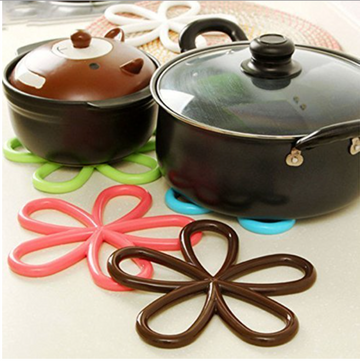 5-Pack: Shamrock-Shaped Anti-Slip Kitchen Mats